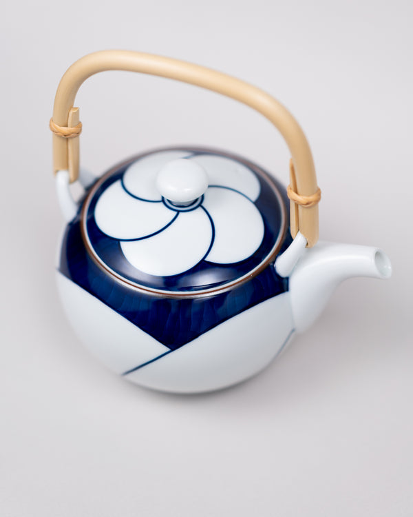 Japanese teapot Nejiriume 750ml